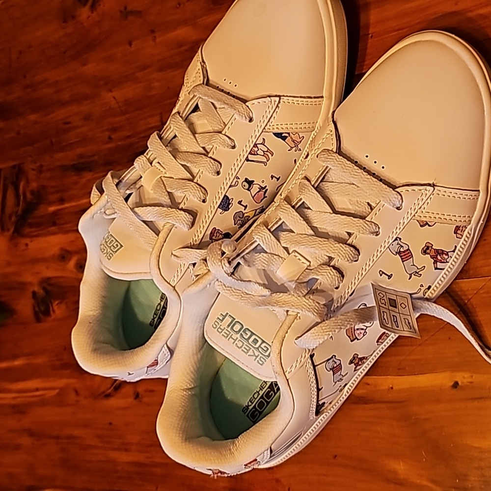 Golf shoes